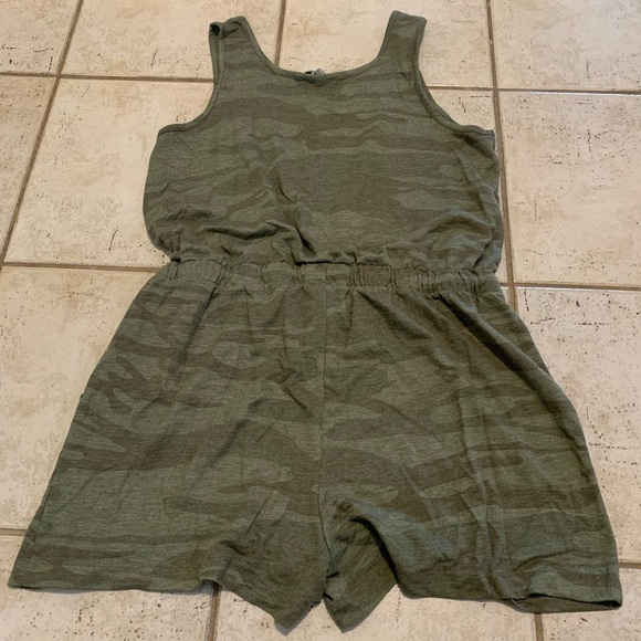 Natural Reflections Camo Romper - XL - Picture 5 of 8